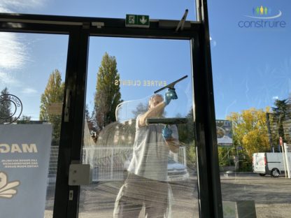 Nettoyage vitrerie et bardage à Mulhouse et dans le Haut-Rhin